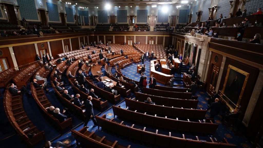  Senado de EE.UU. aprueba paquete de est&iacute;mulo de Biden con cheques de $1,400 