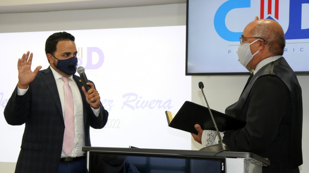  Jes&uacute;s V&aacute;zquez Rivera juramenta como nuevo presidente del Centro Unido de Detallistas 