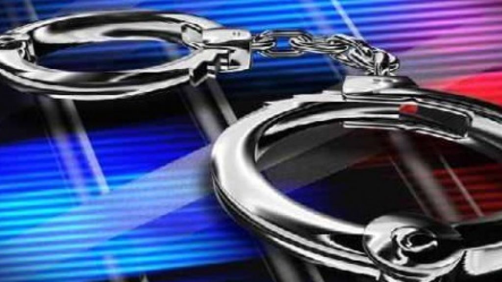 Arrestan a dos que vend&iacute;an panas en violaci&oacute;n toque de queda en Lares 