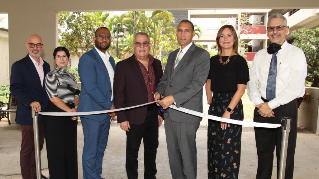  UPR de Carolina inauguran salones con alta tecnología 