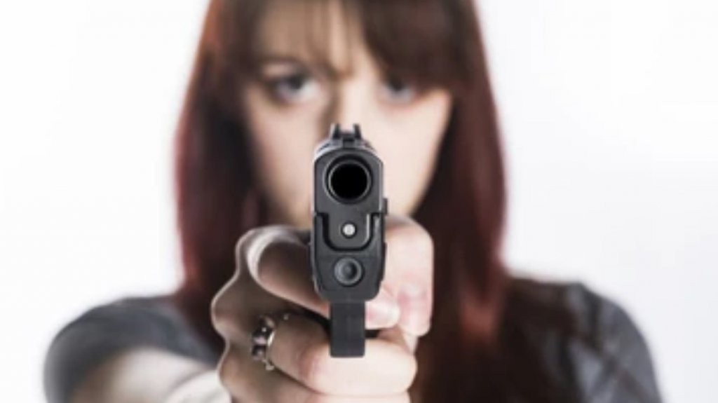  Arrestan a mujer que robo gasolinera en Camuy 