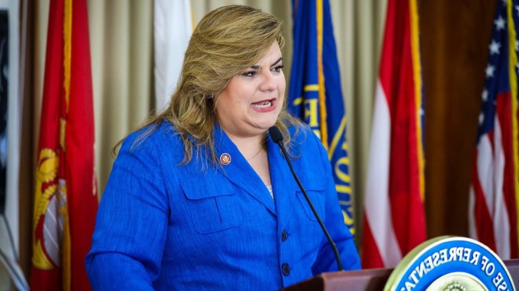  Comisionada residente anuncia 34.9 millones de d&oacute;lares para combatir la falta de vivienda y programas de salud en la isla 