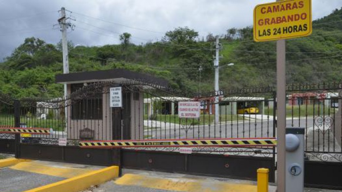 Senador anuncia buenas noticias para residentes de condominios y urbanizaciones