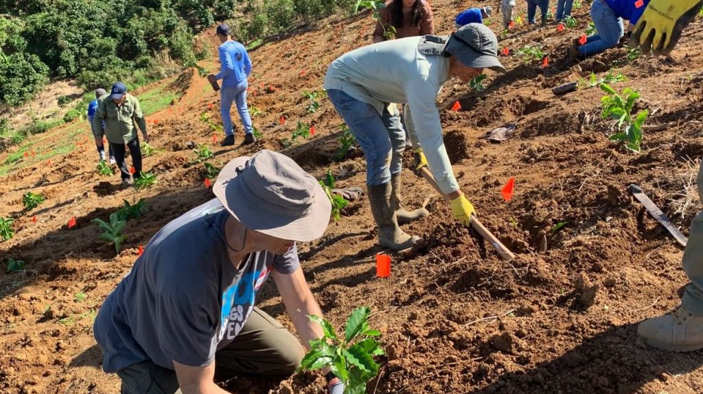  Firme respaldo de agricultores al secretario Flores Ortega 