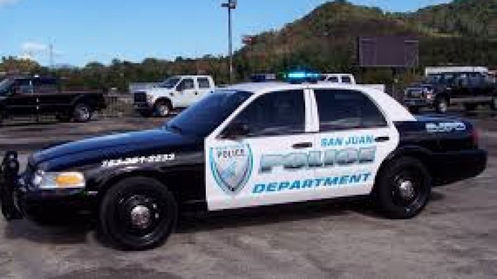  Apu&ntilde;alan a un hombre en Santurce 