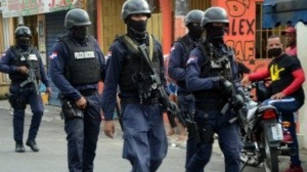  Continúan los arrestos en medio de la pandemia que sumó a la lista 433 defunciones y 14,422 contagios positivos 