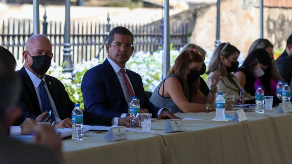  En cuarentena preventiva el gobernador 