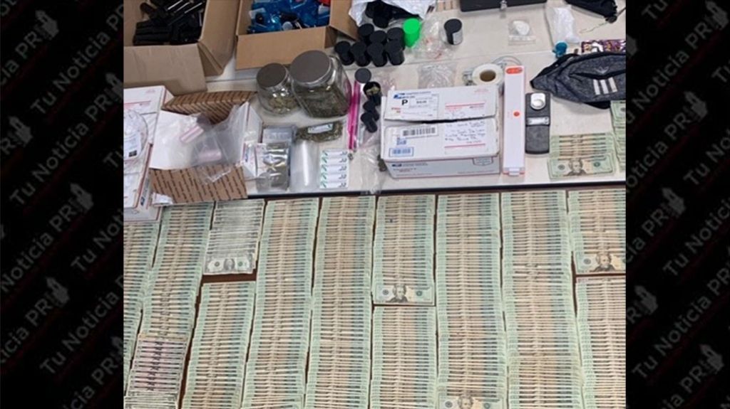  Confiscan cerca de 12 mil dólares durante allanamiento antidrogas en Ponce 