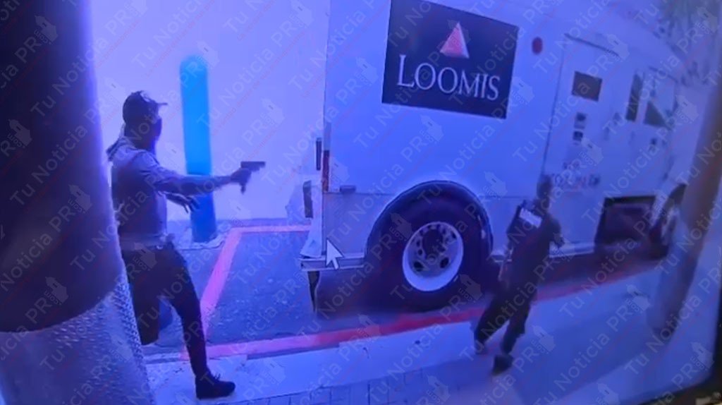  En video momento en que encañonan a guardia de camión blindado en Plaza Escorial 