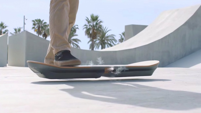 Lexus da a conocer una 'hoverboard', pero todavÃ­a no puedes comprarla