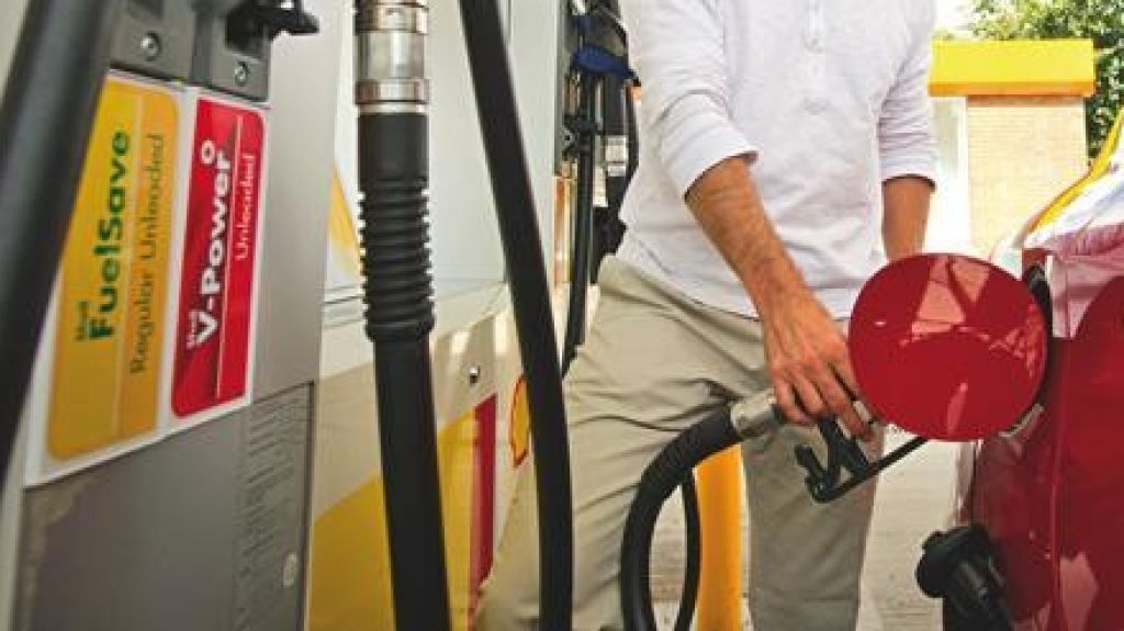  Asaltan gasolinera en Hatillo y hasta llenan el tanque 