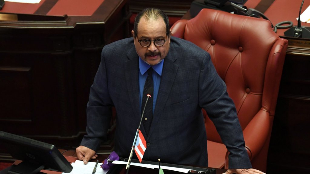  Senado avala la creaci&oacute;n de Fondo de Becas para la UPR a nivel subgraduado y graduado 