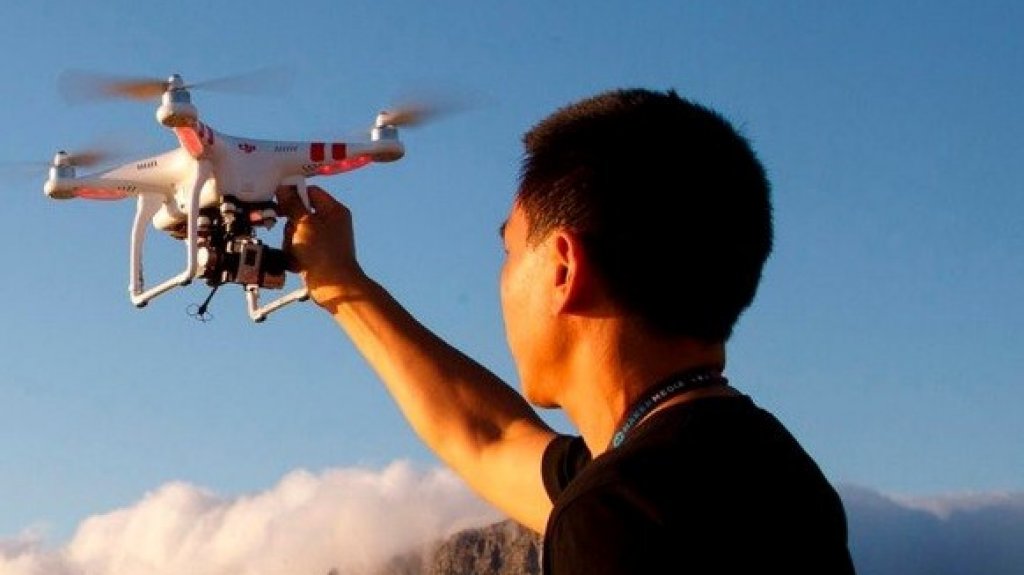  Hacia Fortaleza proyecto que proh&iacute;be uso de drones para tomar fotos en residencias privadas sin autorizaci&oacute;n 