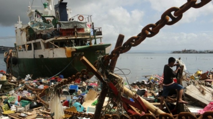 El tifÃ³n Haiyan se dirige a Vietnam despuÃ©s de devastar Filipinas