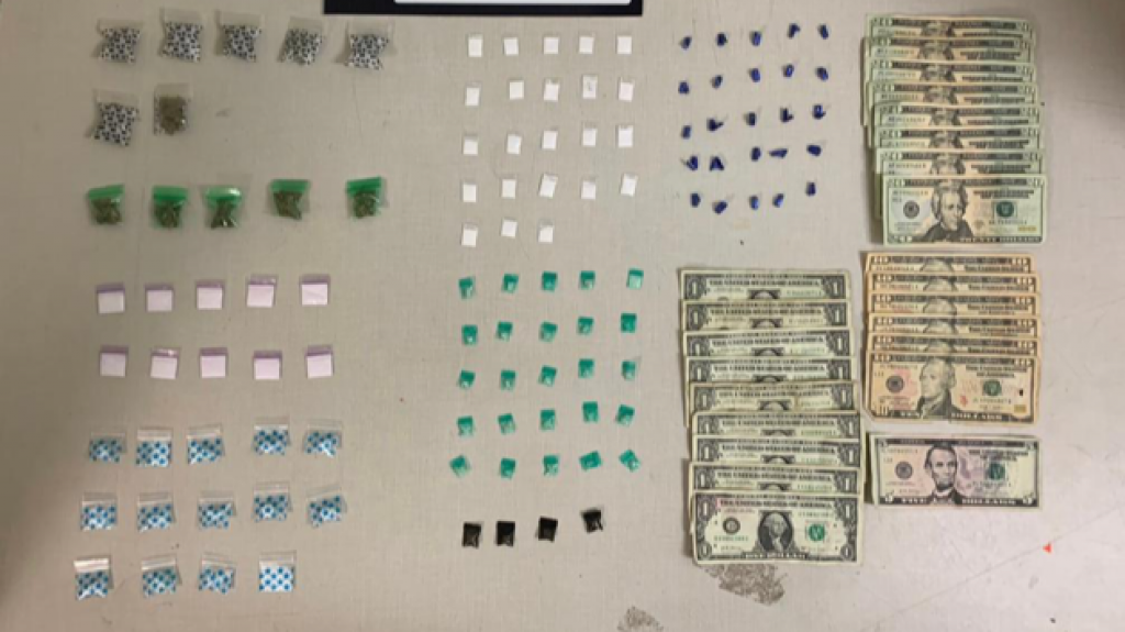  Dos adultos y un menos detenidos durante allanamiento en Yauco 