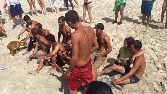 Video y Fotos del momento que Cubanos balseros llegan a las costas de Miami Beach
