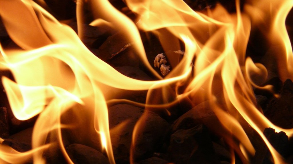  Hombre termina con graves quemaduras luego de que su pareja le arrojase combustible 