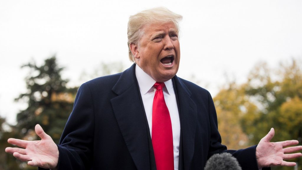  Trump acusa a los medios de "crear" violencia en EEUU con noticias "falsas" 