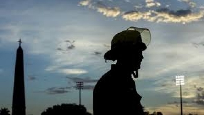 Video: PolicÃ­a italiana descubre a un grupo de bomberos pirÃ³manos y estafadores