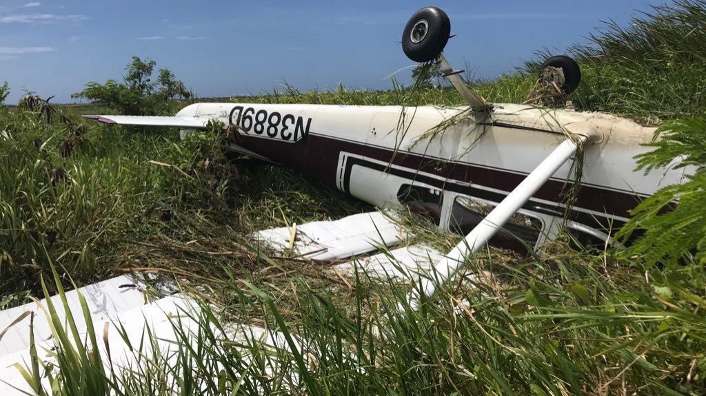  Fotos Momento del rescate de pasajeros de avioneta que se estrello en Arecibo 