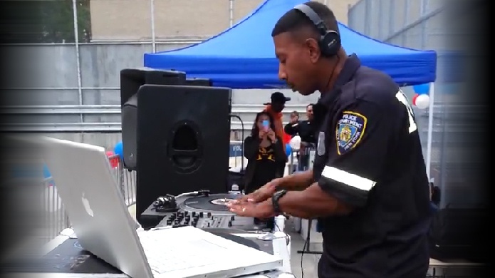 Competencia Cops vs DJ Kids  en Brooklyn Nueva York