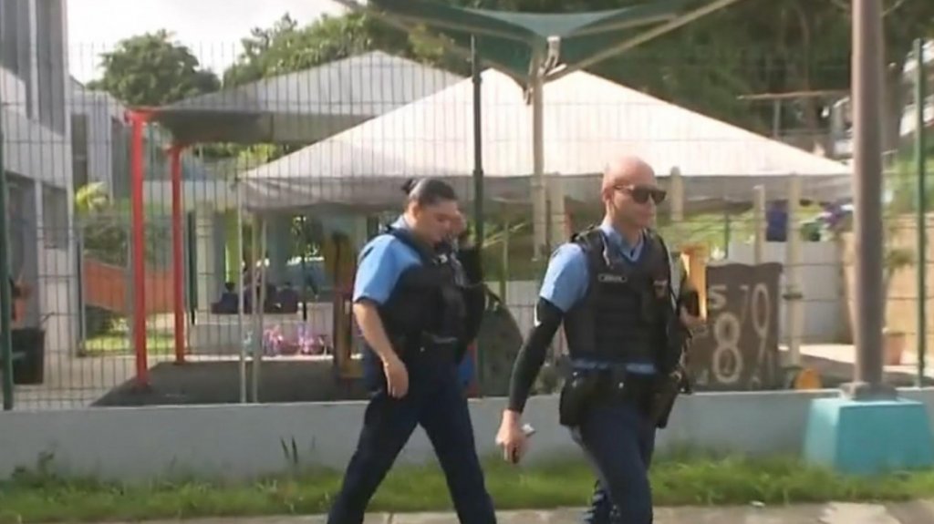  Video: 4 “Chamaquitos” le dan una pela a otro en el baño de una escuela en San Juan 