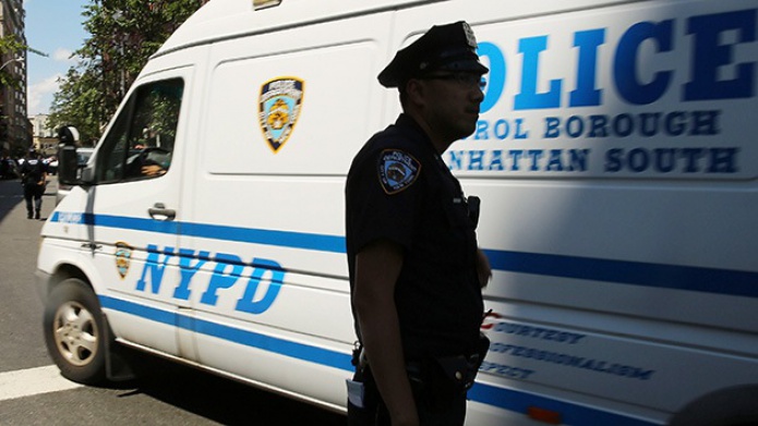 Video: Joven es golpeado por la policÃ­a de Nueva York sin saber por quÃ©