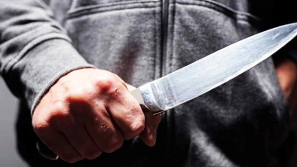  Arrestan a hombre que amenaz&oacute; a su madre con cuchillo en Hatillo 