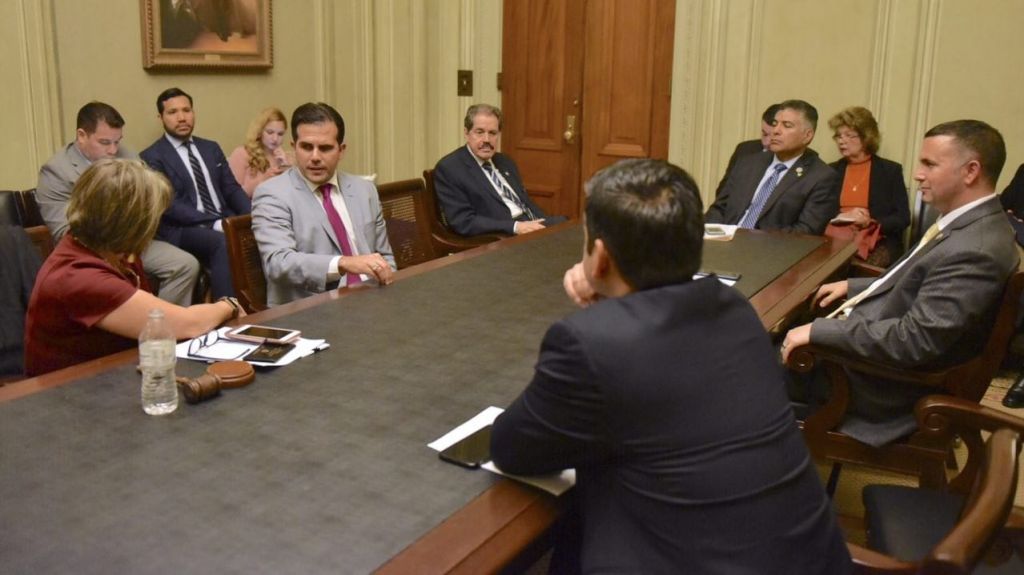 Gobernador se reÃºne con el caucus demÃ³crata hispano para discutir la reforma contributiva federal y la ayuda suplementaria para Puerto Rico