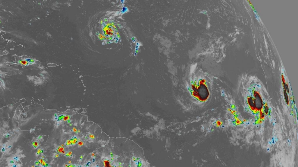  Se intensifican Helene e Isaac 