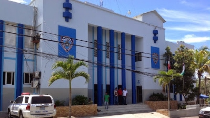 Suspenden 15 policÃ­as dominicanos que aparecen en vÃ­deos recibiendo dinero de supuesto narcotraficante 