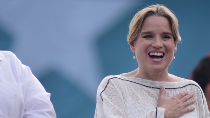 Alcaldesa de San Juan juramenta para un nuevo perÃ­odo en la capital con llamativo espaldarazo polÃ­tico