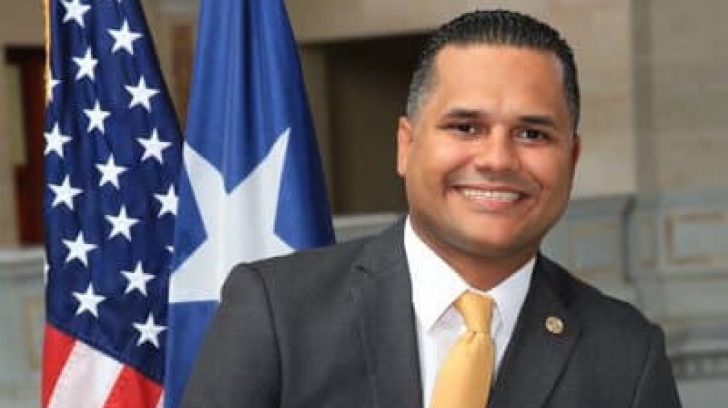  Exlegislador llega tarde al tribunal, sin abogado y le dan break por revocaci&oacute;n de probatoria 