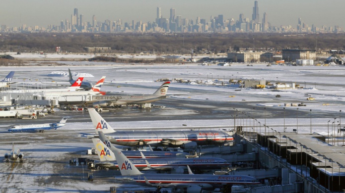 Cancelan mÃ¡s de 500 vuelos por tormenta invernal en Chicago