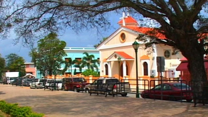 Mujeres viequenses se manifiestan frente al correo de la isla municipio, donde sala de parto estÃ¡ cerrada hace casi un aÃ±o