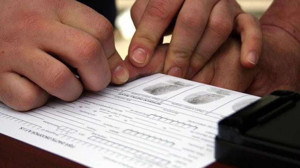  Polic&iacute;a no requerir&aacute; la toma de huellas dactilares para renovaci&oacute;n de licencia de armas 