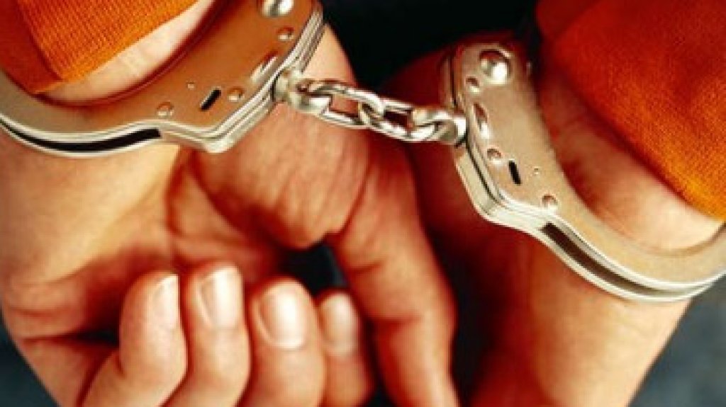  Dos chamaquitos&rdquo; de 16 y 17 a&ntilde;os detenidos, transitaban a las &ldquo;millas, en Santa Isabel y les ocuparon una pistola 