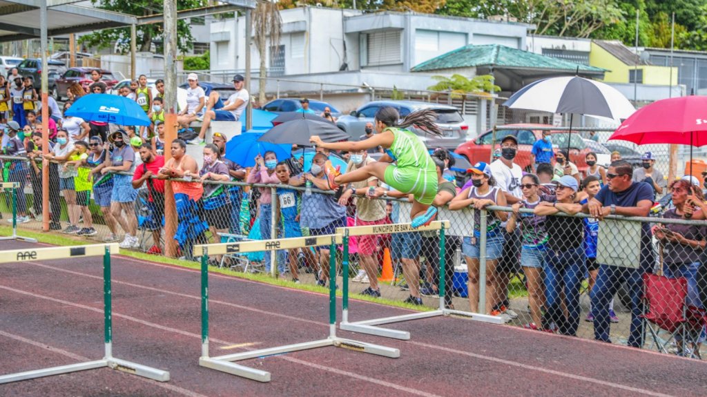  Torneo de atletismo en Cupey fue dedicado al campeón mundial Jonathan “Bomba” González 