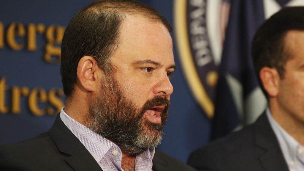  Dan permanencia a 300 empleados de la AAA 