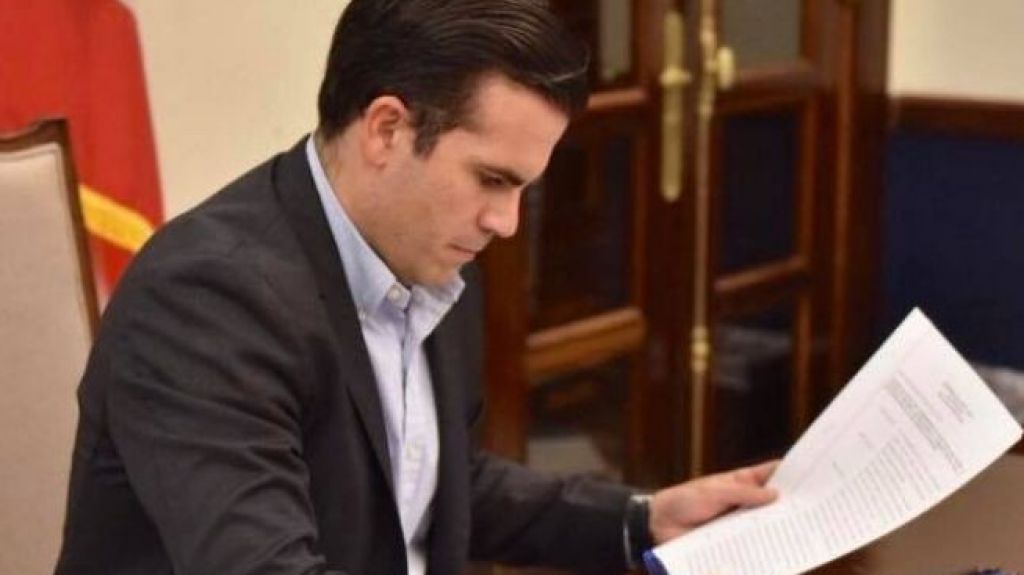  Gobernador firma ley que viabiliza licencia especial para v&iacute;ctimas de violencia dom&eacute;stica 