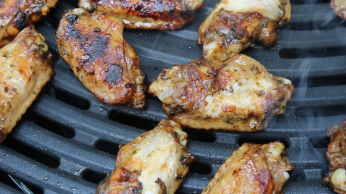 Padre e hijo roban 41 mil dÃ³lares en alitas de pollo en Nueva York