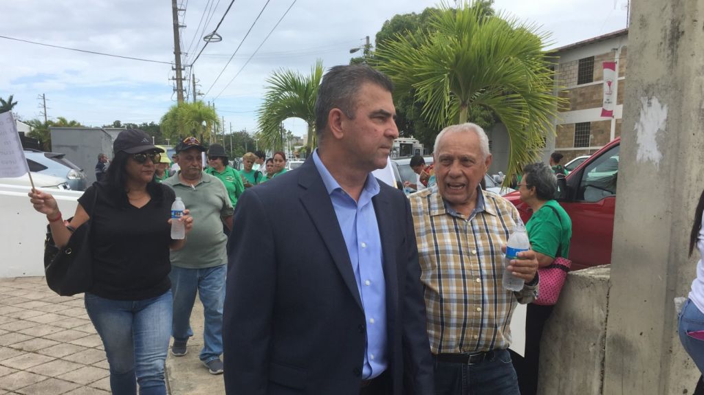  Video:&nbsp;Escuela de Vega Alta defiende su futuro 