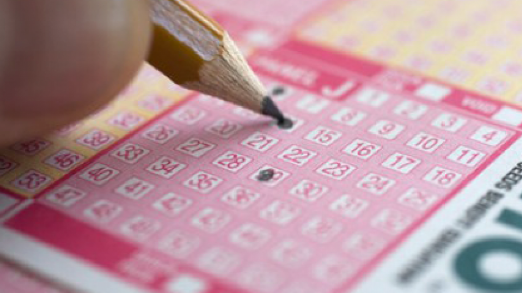 Cobra 4.3 millones de dÃ³lares ganador 8.7 millones de Loto Plus