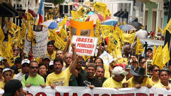 Senado ve medida para aumentar el salario a los maestros a $3,000 mensuales 
