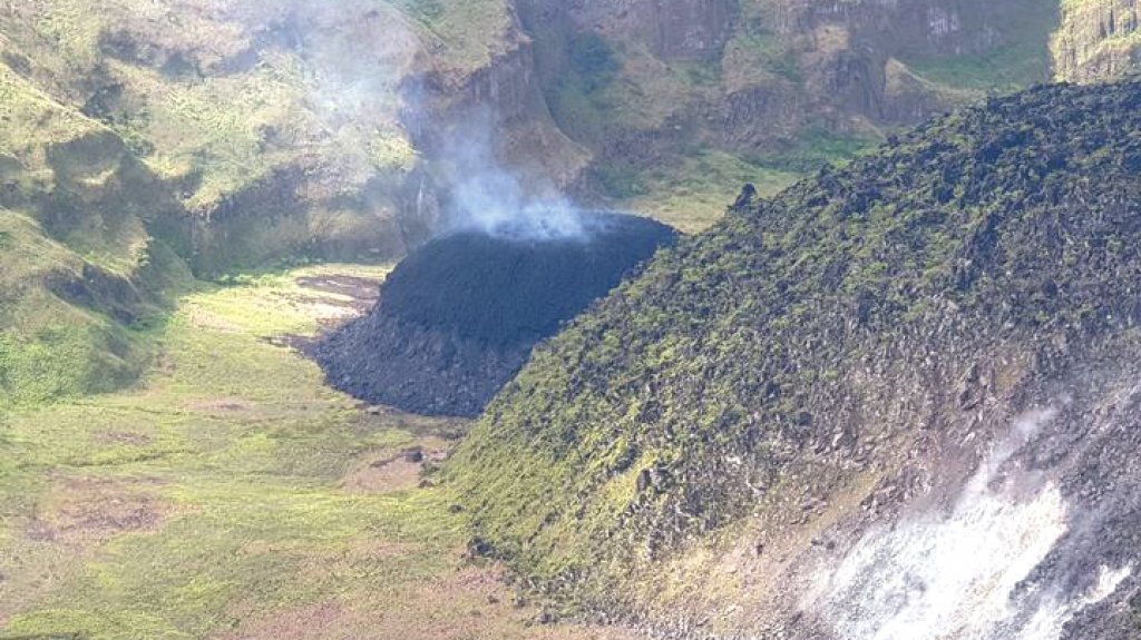  Despiertan dos volcanes en el Caribe 