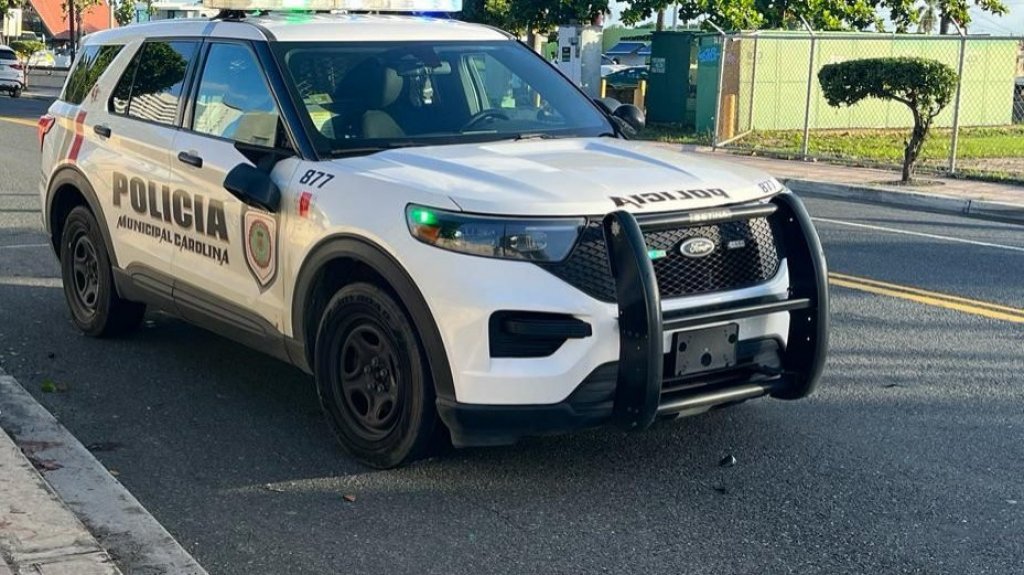  Dice que dej&oacute; 15 mil d&oacute;lares en efectivo dentro de su auto en Plaza Carolina, Adivinen que pas&oacute; 