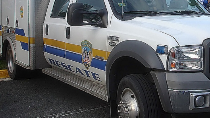 Rescatan jÃ³venes atrapados por crecida de rÃ­o, barrio Real AnÃ³n en Ponce