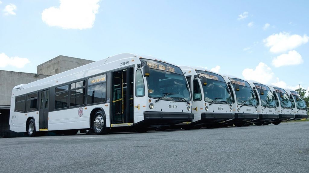  Estrenan guaguas en la AMA a un costo de m&aacute;s de $2 millones de fondos federales 