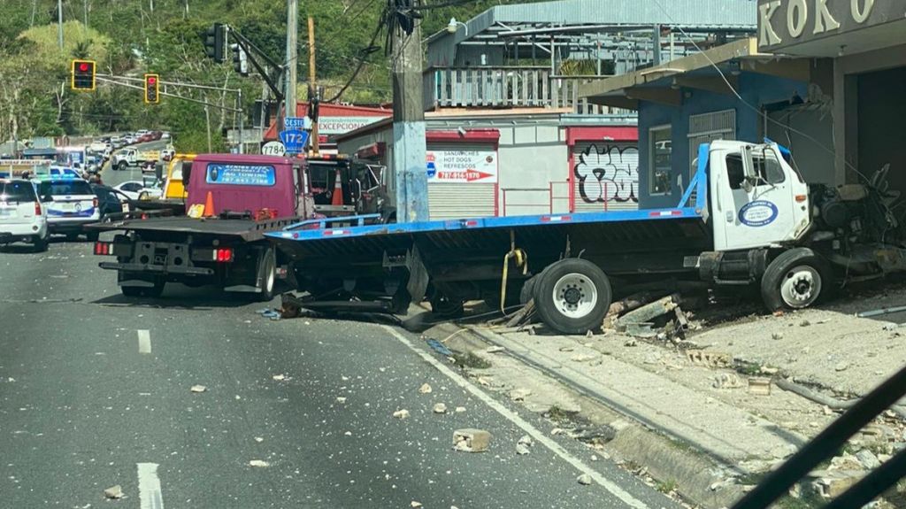  Tres heridos en accidente con cami&oacute;n en Caguas 