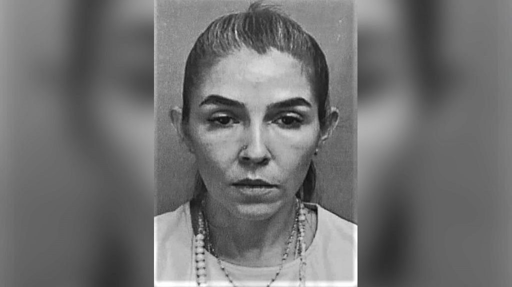  Encausan a mujer acusada de obligar a sus hijas a ocultar los abusos sexuales de su pareja 